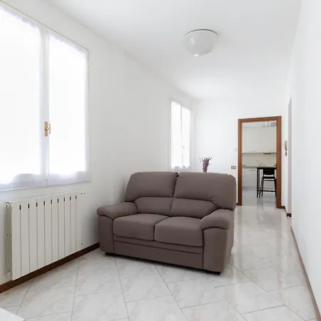 Carola's Place - By Relais Di Giada アパート